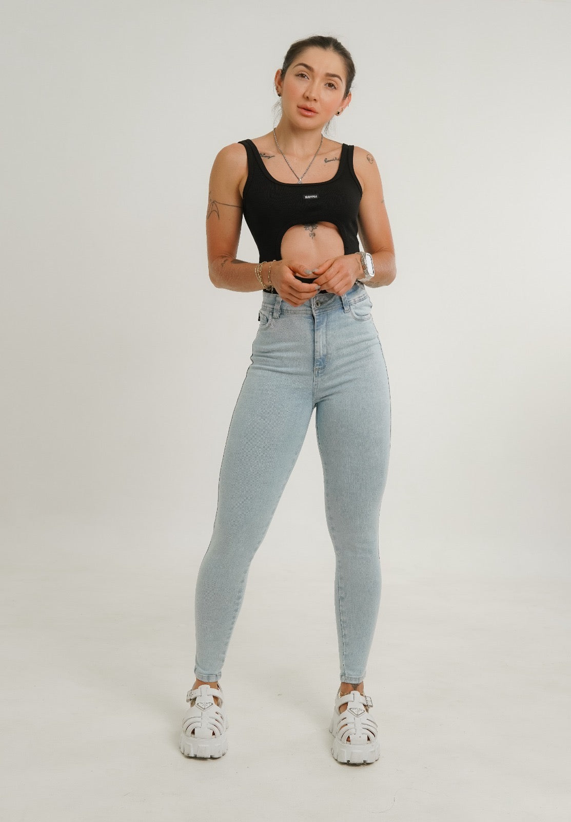 Jeans colombiano levanta cola Zigor