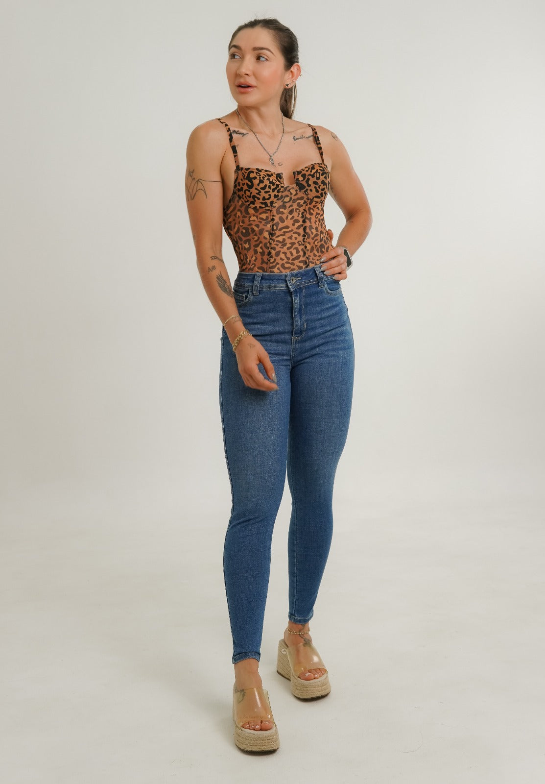 Jeans colombiano levanta cola Zigor 2