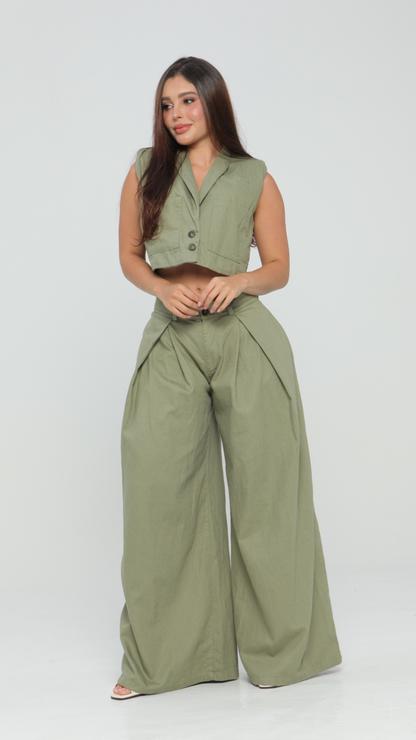 Pantalón liviano verde pliegues