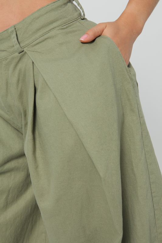 (Preventa) Pantalón liviano verde pliegues