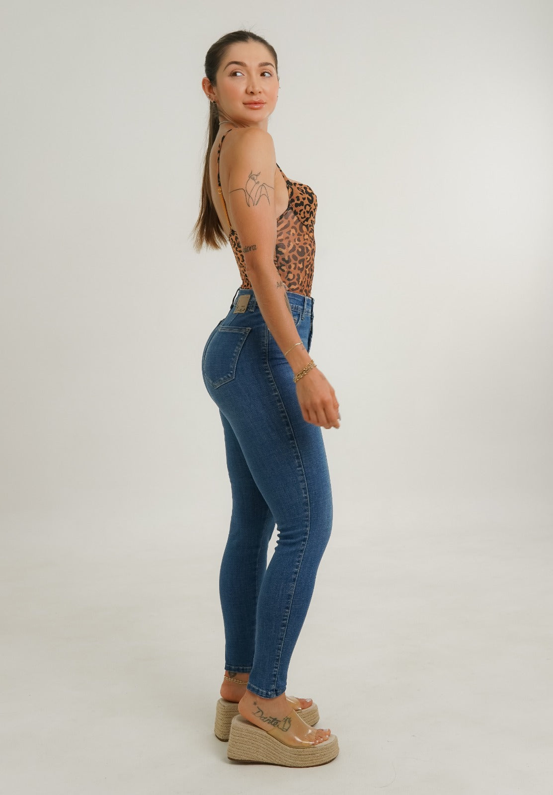 Jeans colombiano levanta cola Zigor 2