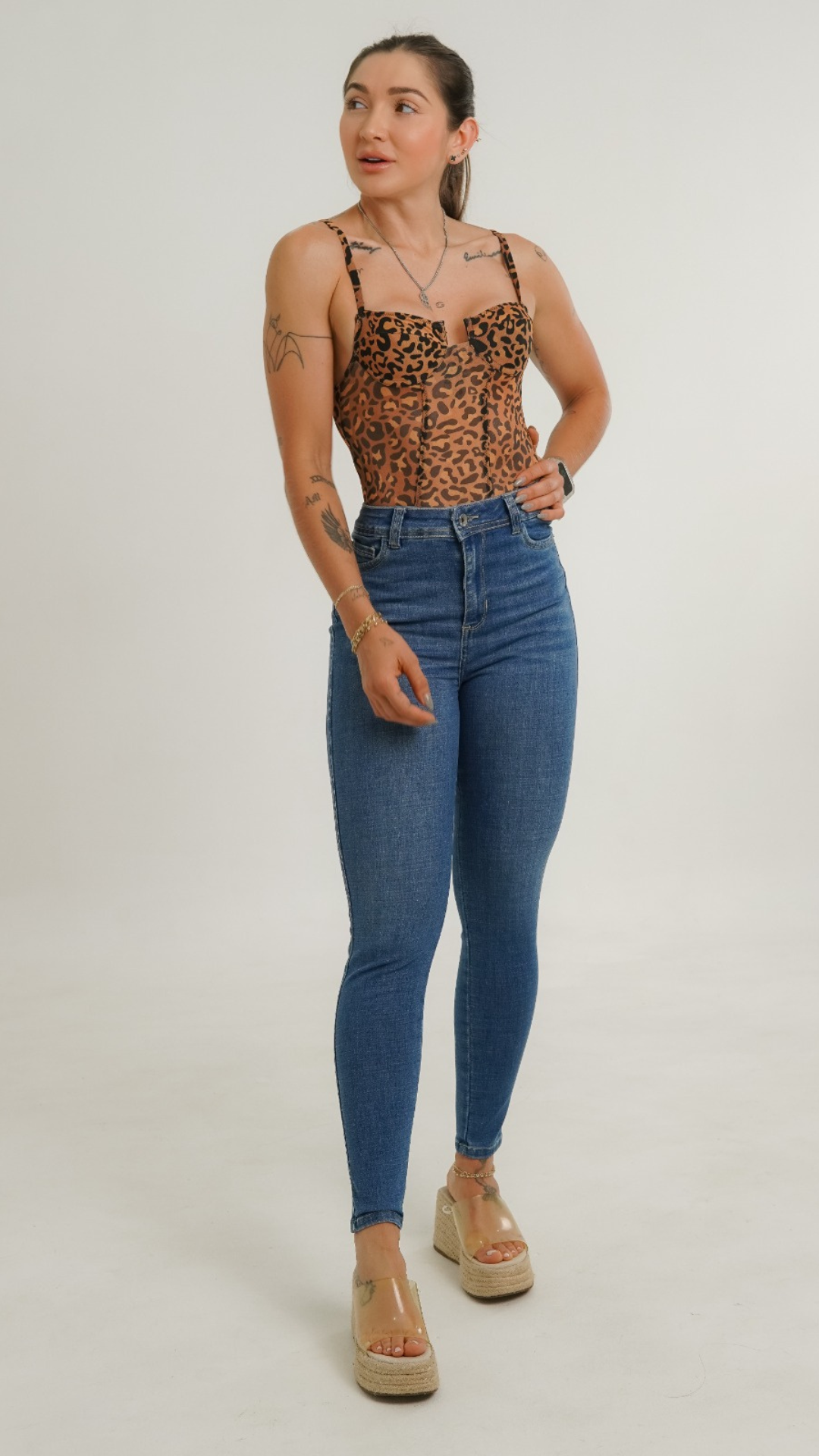 Jeans colombiano levanta cola Zigor 2