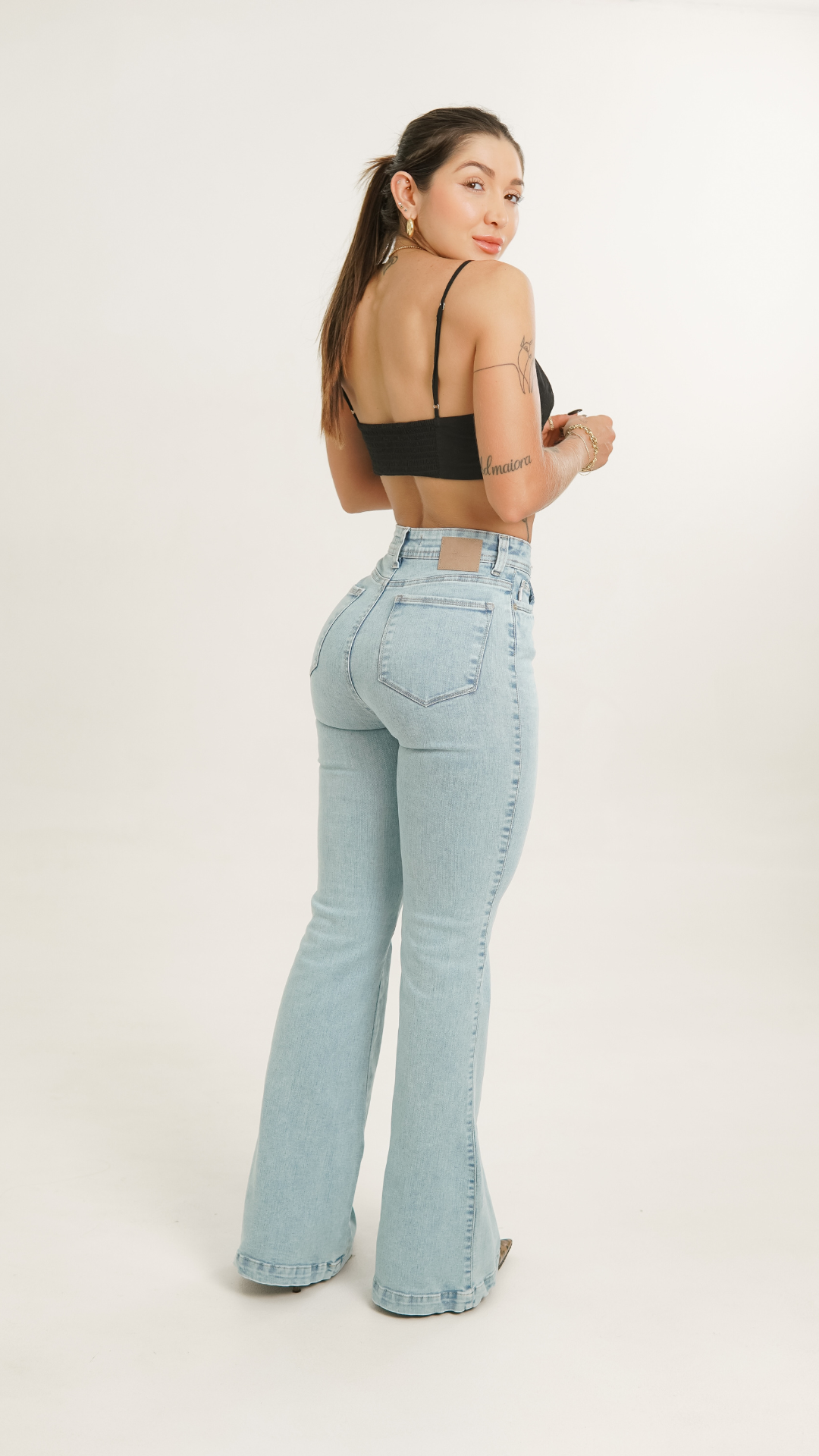 Jeans colombiano levanta cola Joy