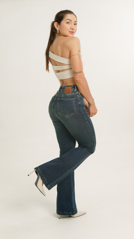 Jeans colombiano levanta cola True 2