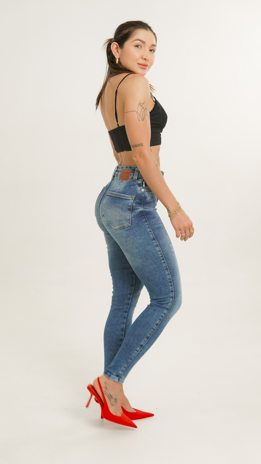 Jeans colombiano levanta cola Fiji 1