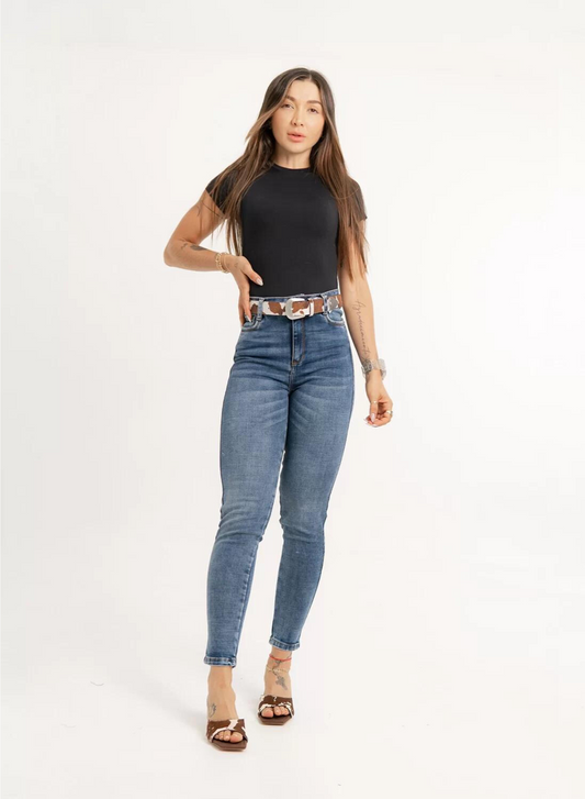 Jeans colombiano levanta cola Zigor 4