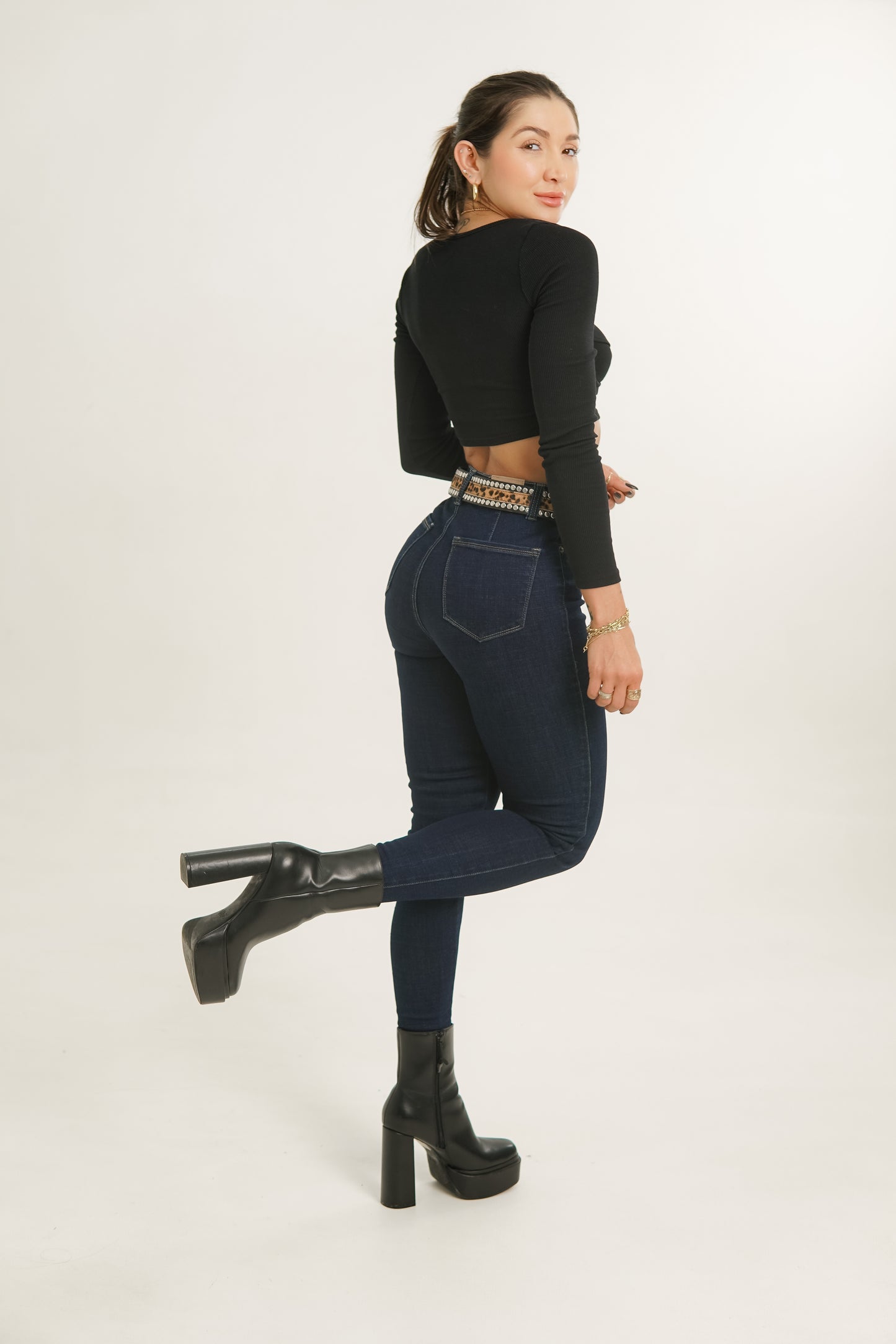 Jeans colombiano levanta cola Zigor 5