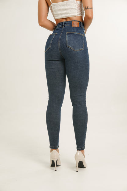 Jeans colombiano levanta cola Fiji