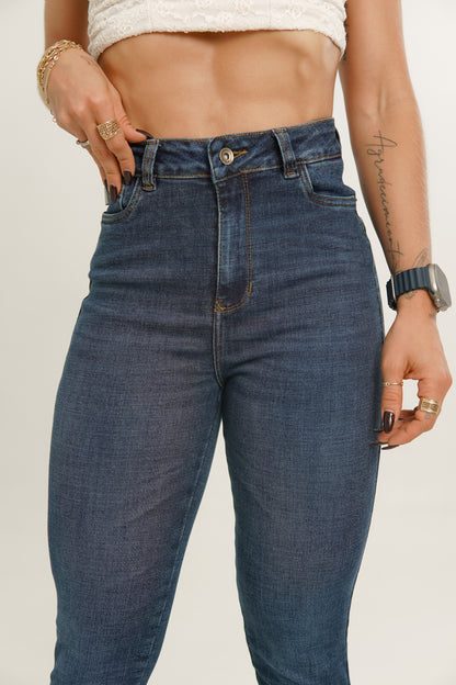 Jeans colombiano levanta cola Fiji