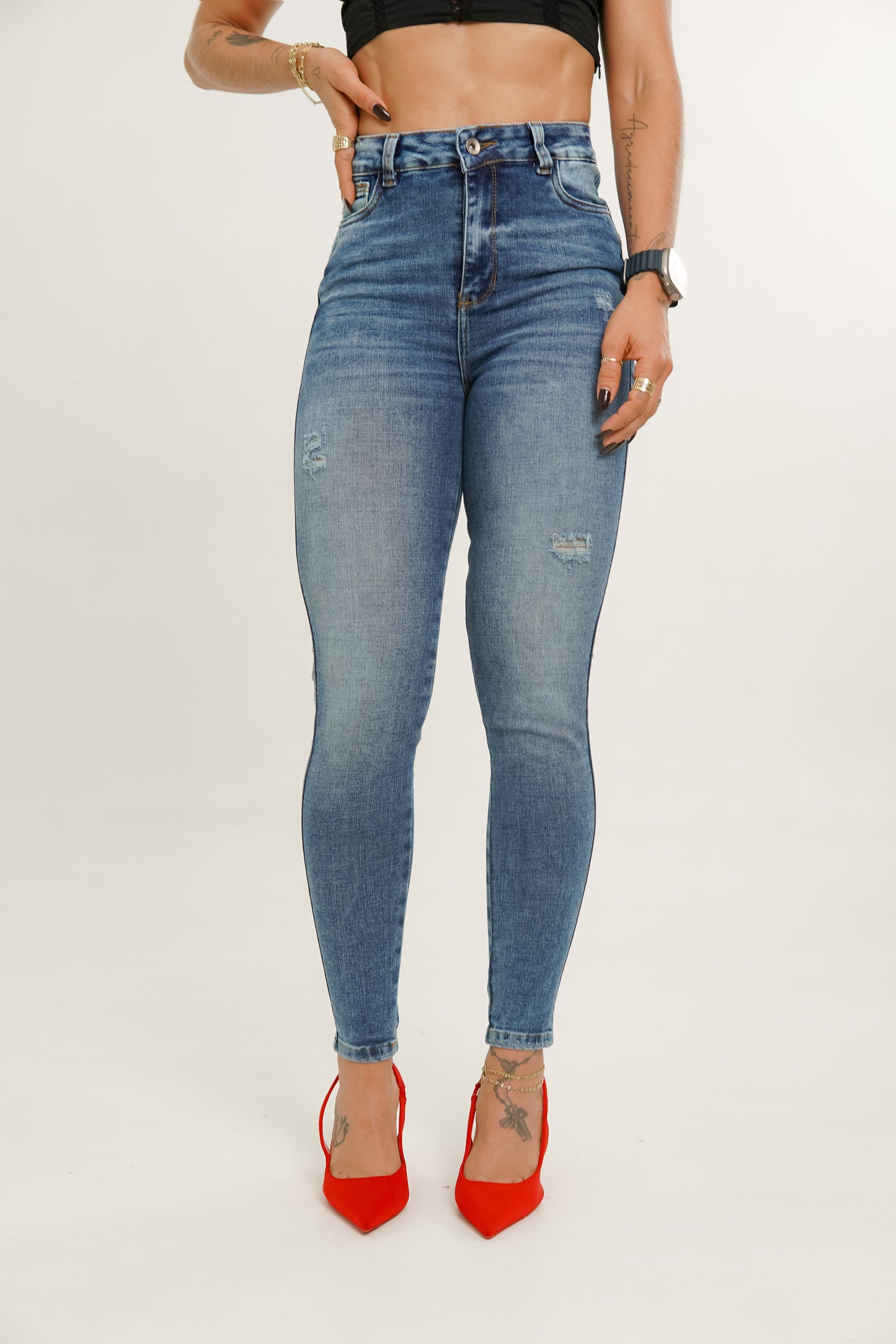 Jeans colombiano levanta cola Fiji 1