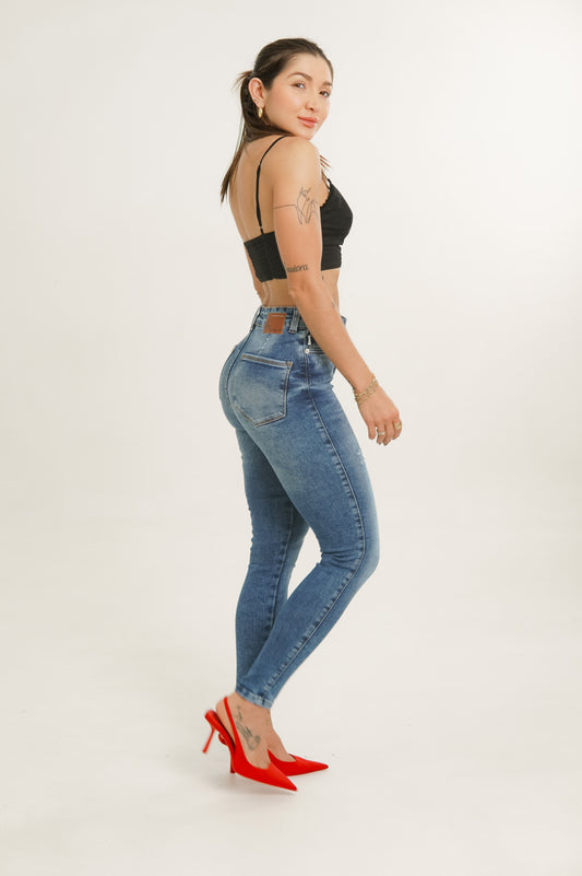Jeans colombiano levanta cola Fiji 1