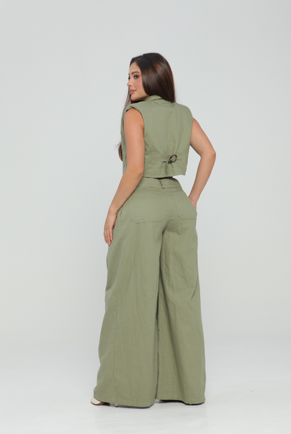 Pantalón liviano verde pliegues