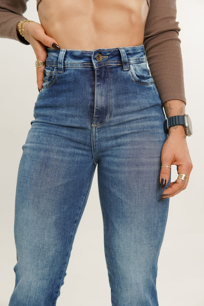 Jeans colombiano levanta cola Joy 2