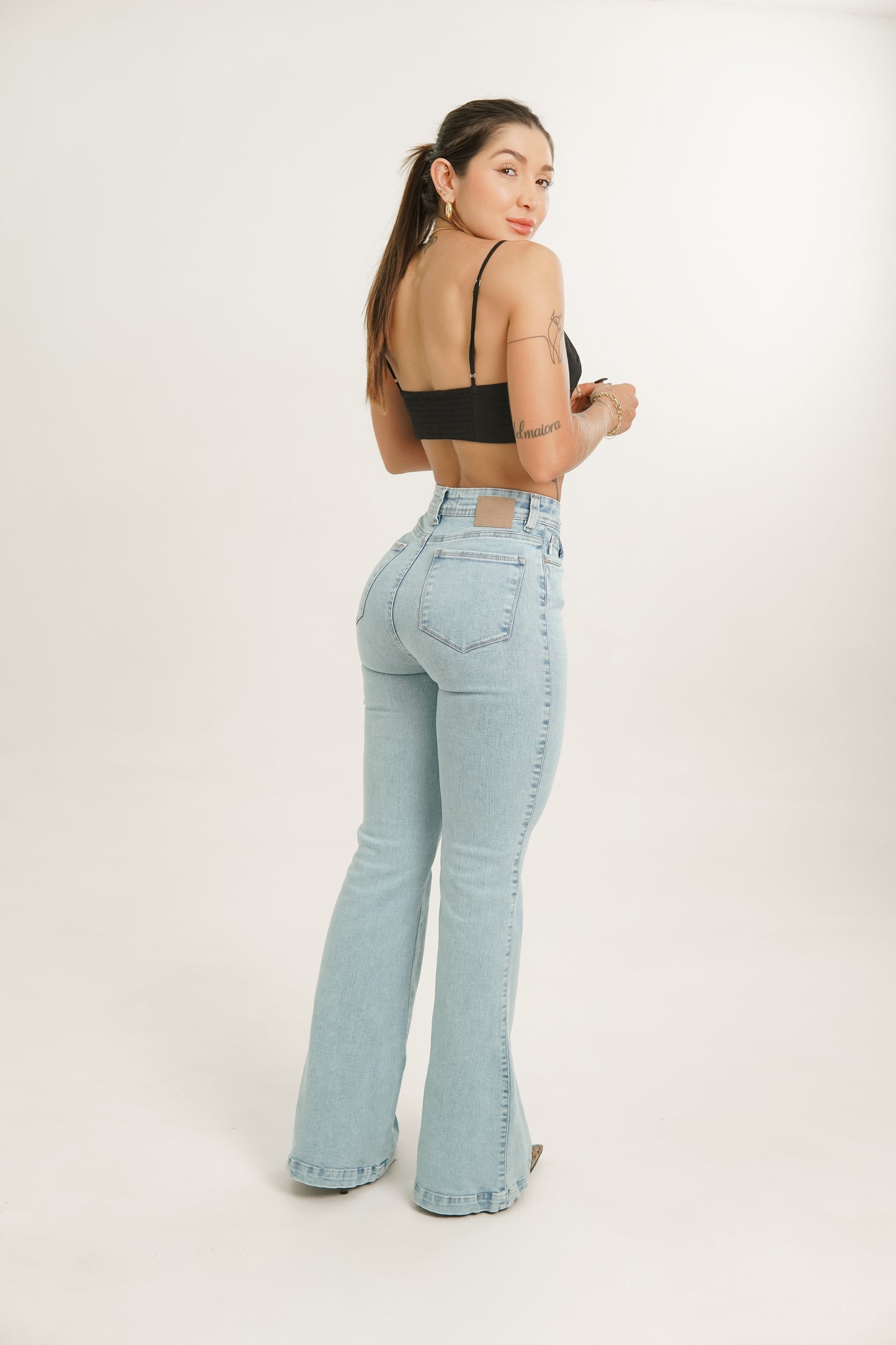 Jeans colombiano levanta cola Joy