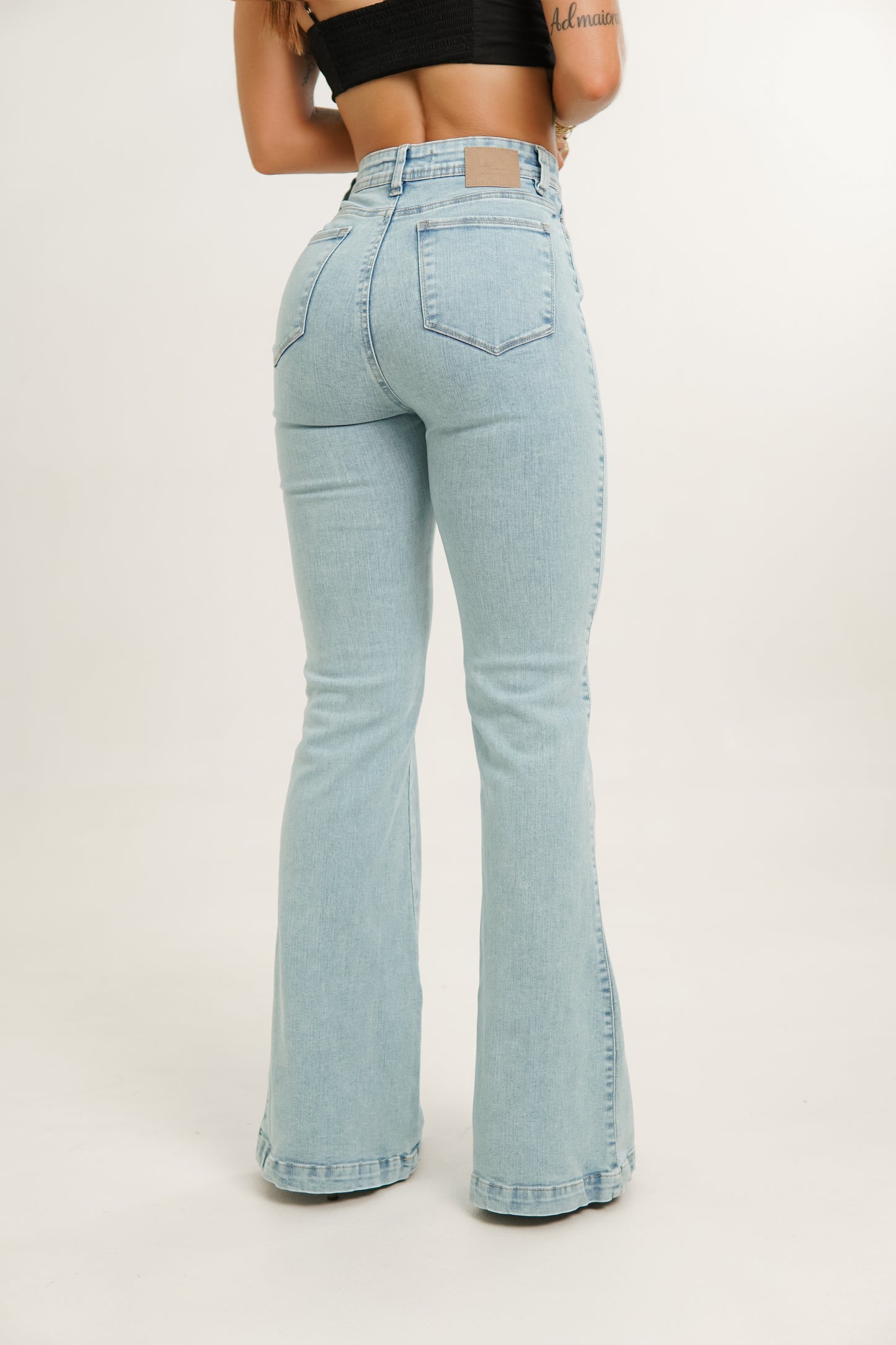 Jeans colombiano levanta cola Joy