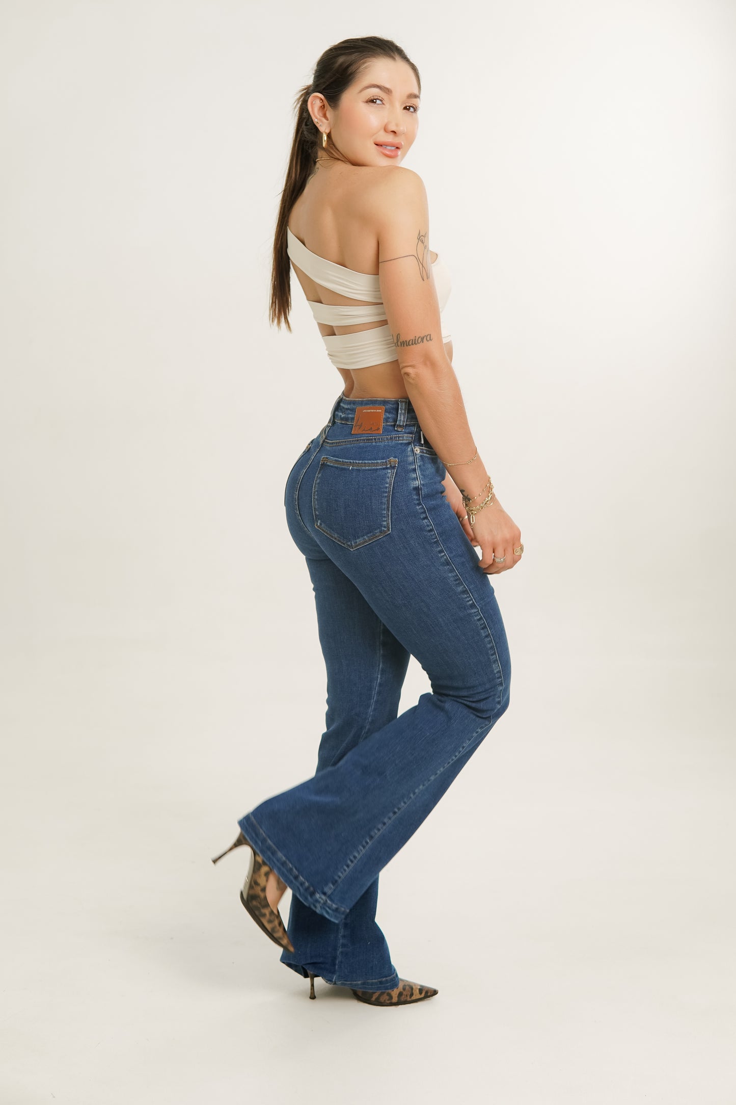 Jeans colombiano levanta cola True 1