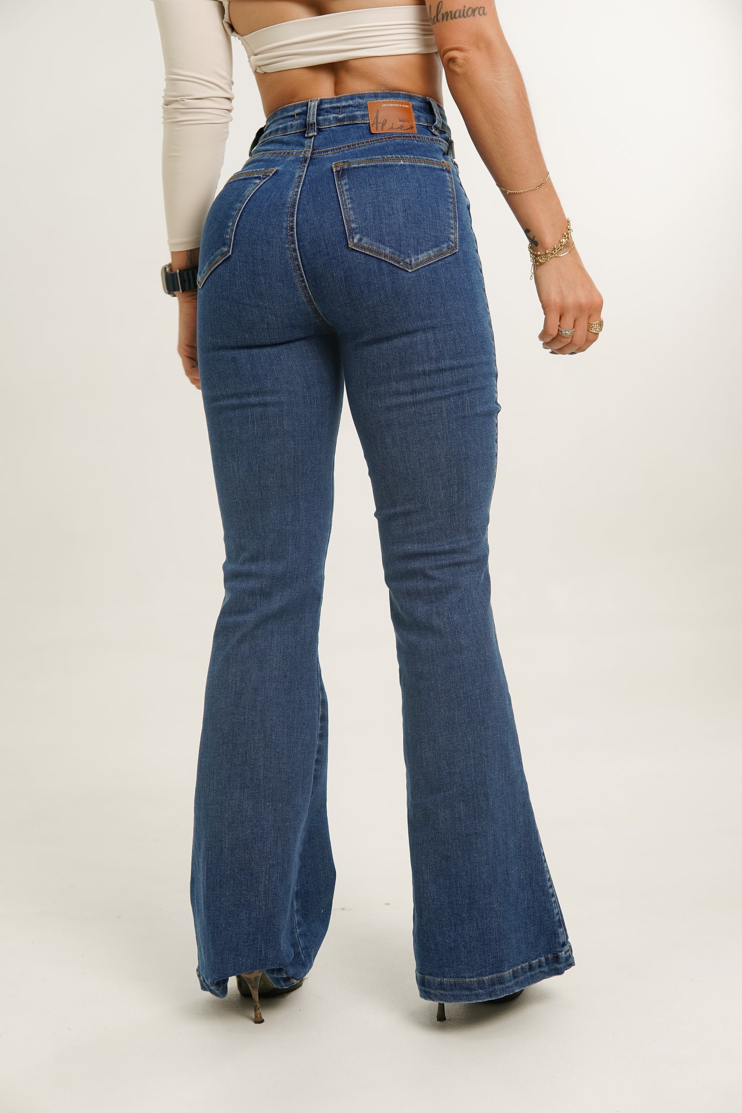Jeans colombiano levanta cola True 1