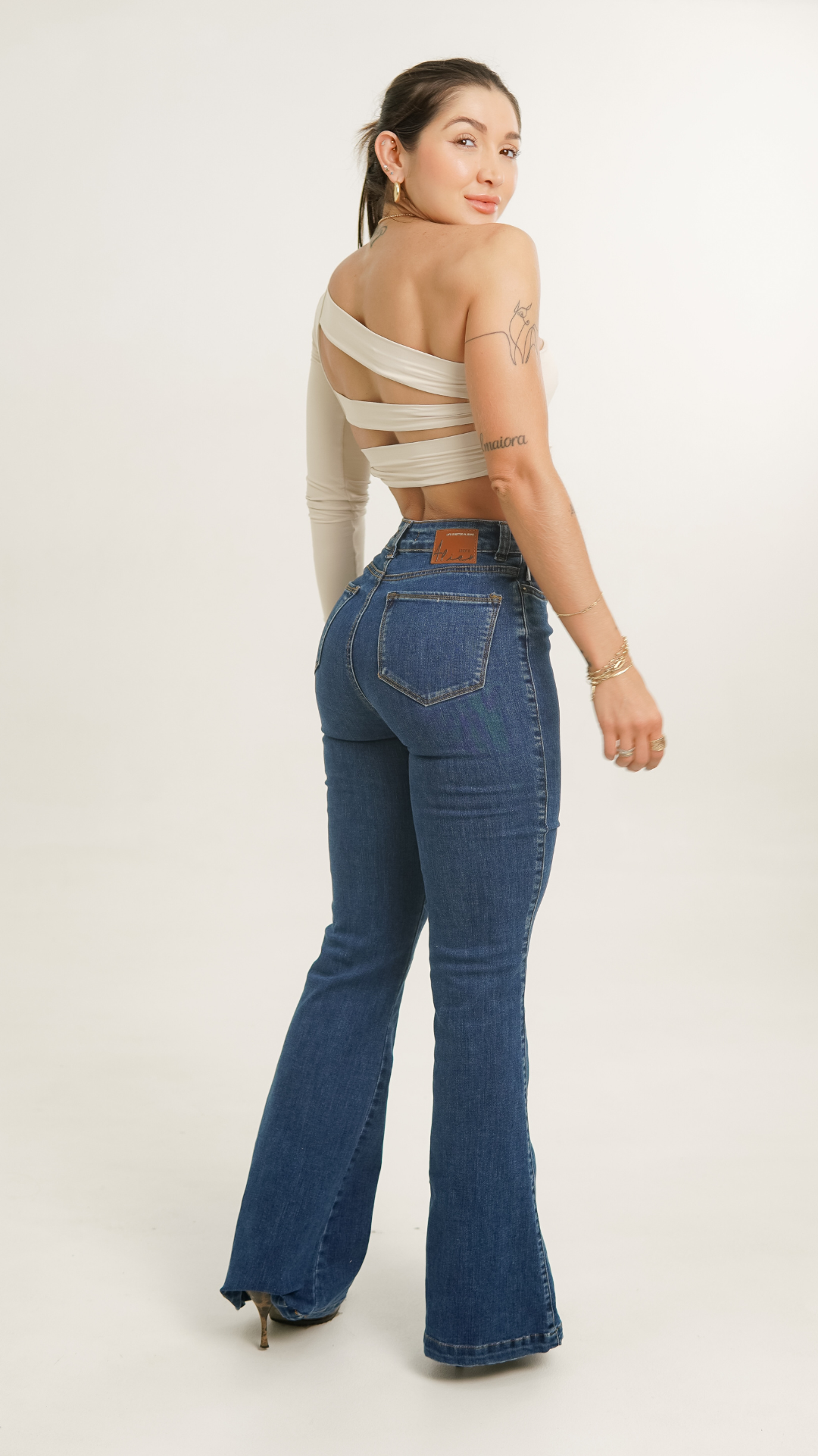 Jeans colombiano levanta cola True 1
