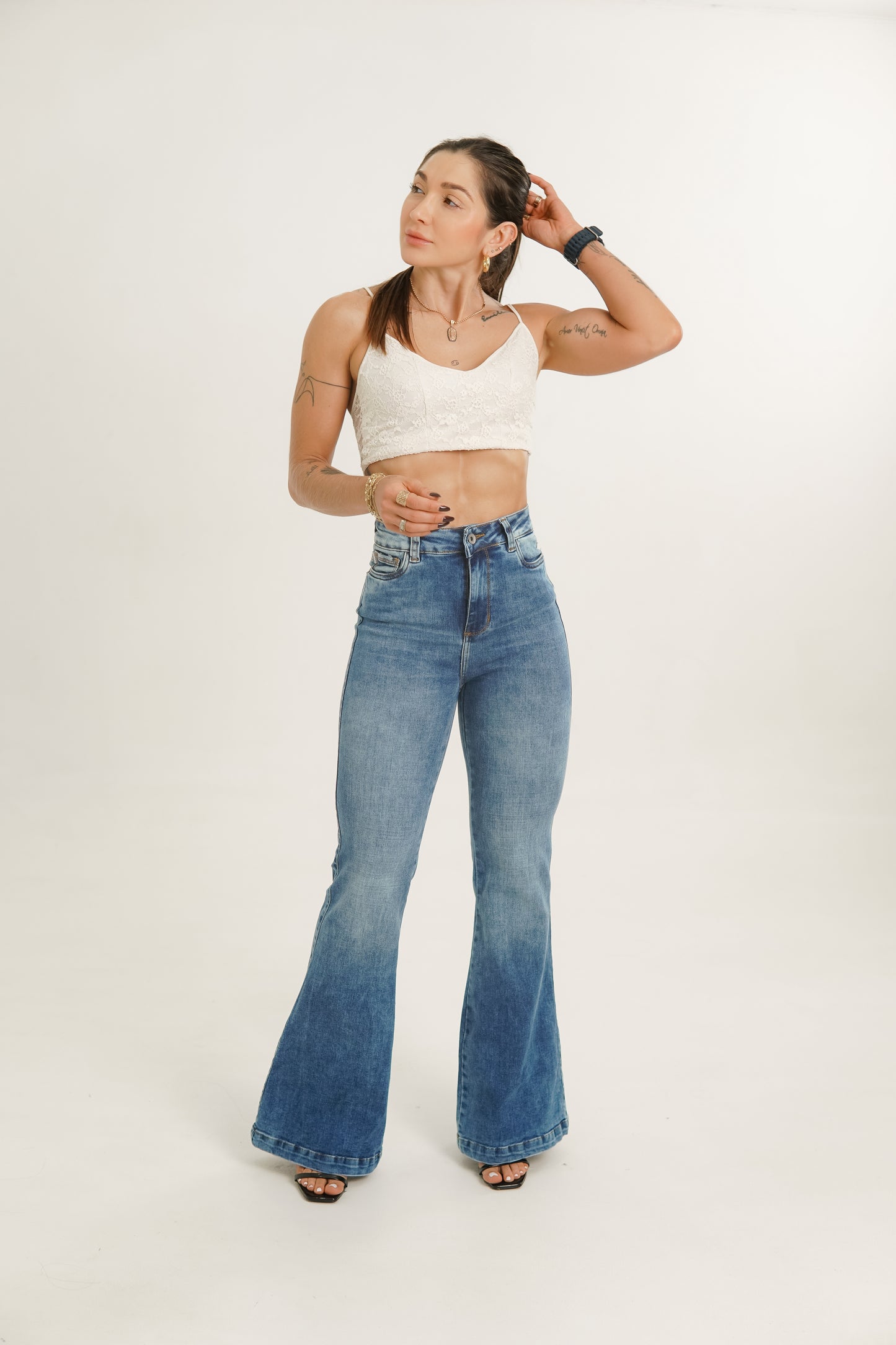 Jeans colombiano levanta cola True