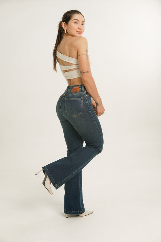 Jeans colombiano levanta cola True 2