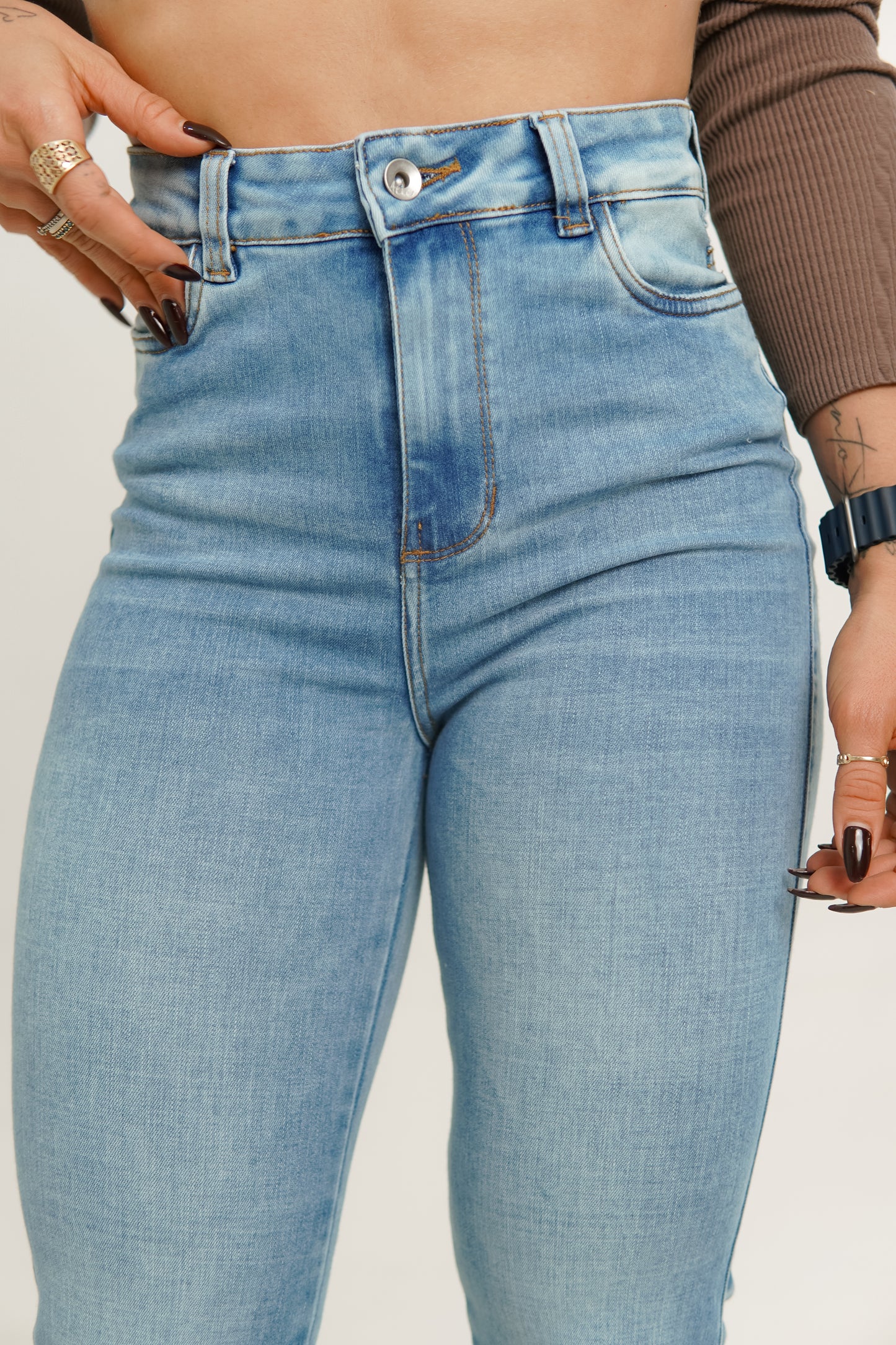 Jeans colombiano levanta cola True 3